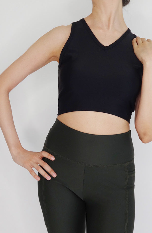 playera-crop-top-victory-negro-cocoi-ropa-yoga-mujer