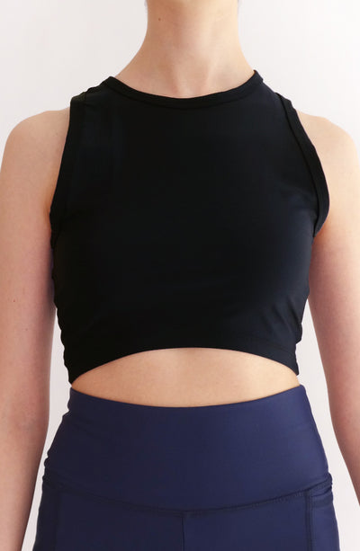 playera-crop-fit-negro-cocoi-ropa-yoga